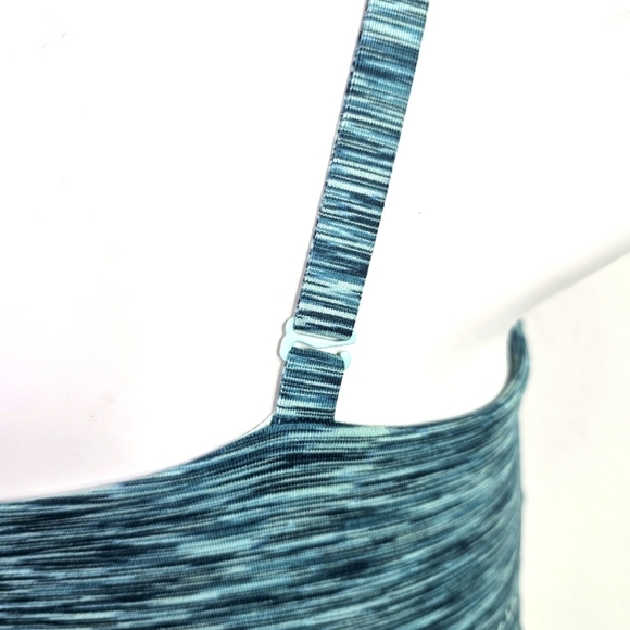 Outdoor Voices Flow Bralette - Picture 6 of 7